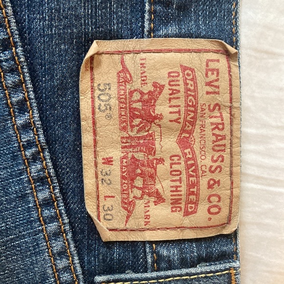 Levi size 32x30 regular fit denim jeans - Picture 7 of 7